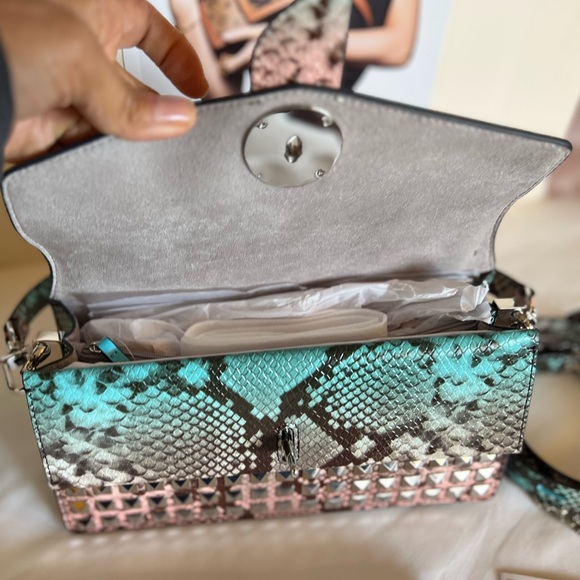 Michael Kors Greenwich - Picture 11 of 16